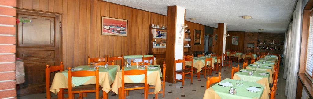 Albergo La Grolla Antey-Saint-Andre Exterior photo