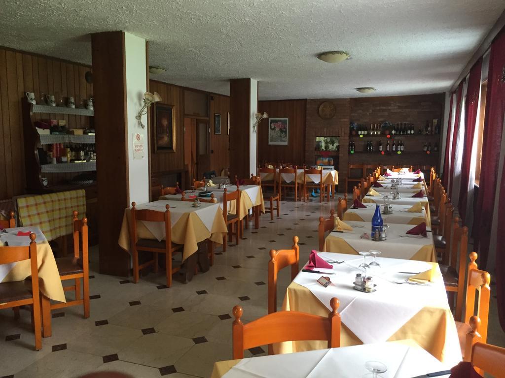 Albergo La Grolla Antey-Saint-Andre Exterior photo